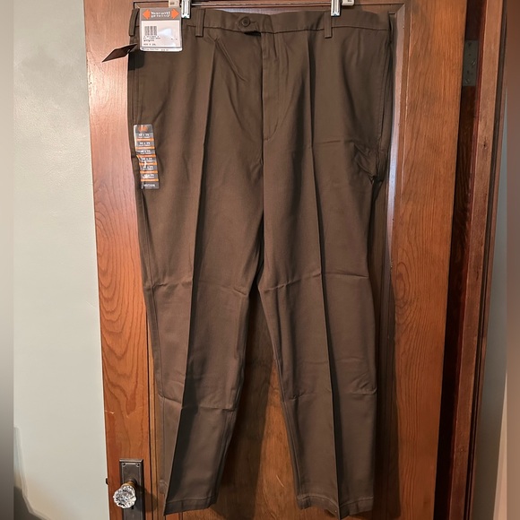 NWT Savane Men’s Flat Front Pants 40Wx29L - Picture 1 of 9